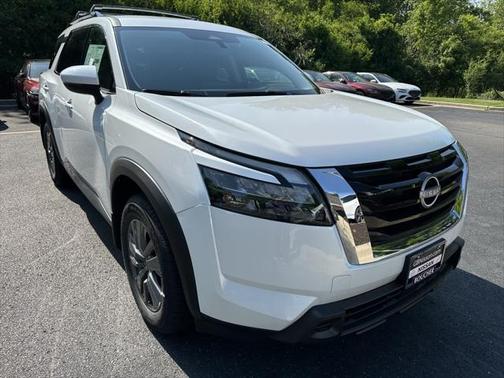 2025 Nissan Pathfinder SV 4WD