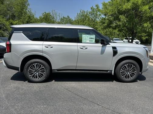 2025 Nissan Armada SL 4WD