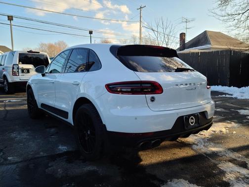 2016 Porsche Macan S