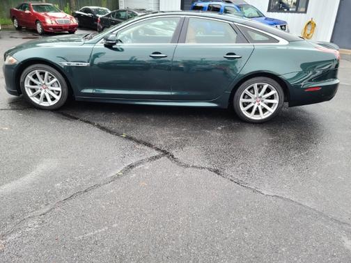 2018 Jaguar XJ XJ R-Sport