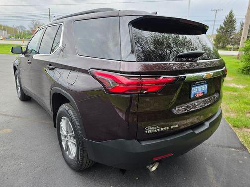 Black Cherry Metallic 2023 Chevrolet Traverse LT Leather