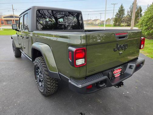 Sarge Green Clearcoat 2023 Jeep Gladiator Willys 4x4