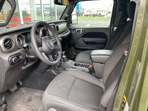 Sarge Green Clearcoat 2023 Jeep Gladiator Willys 4x4