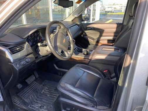 Silver Ice Metallic 2018 Chevrolet Suburban LT