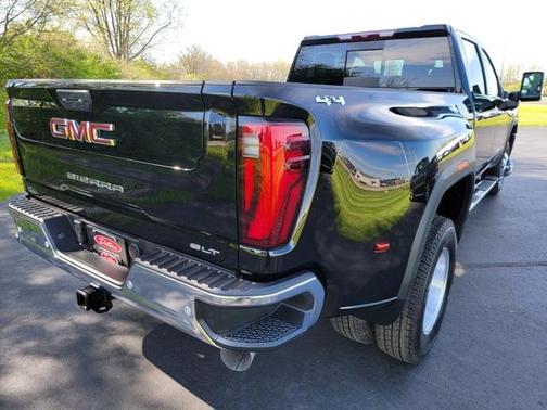 2025 GMC Sierra 3500 SLT