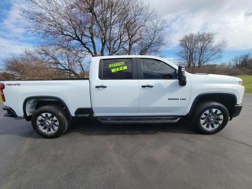 2022 Chevrolet Silverado 2500 Custom