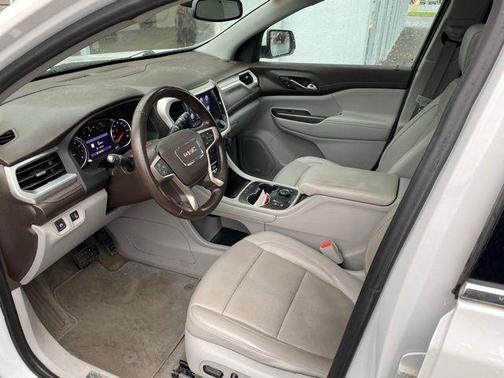 Summit White 2020 GMC Acadia SLT