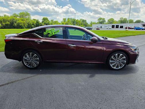 Garnet Pearl Metallic 2023 Nissan Altima 2.5 SL