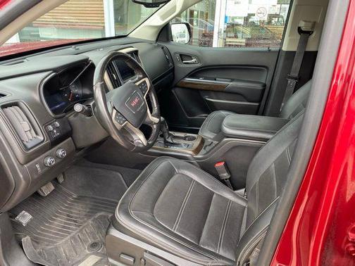 Red Quartz Tintcoat 2019 GMC Canyon Denali