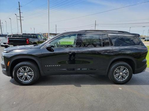 2025 Chevrolet Traverse LT
