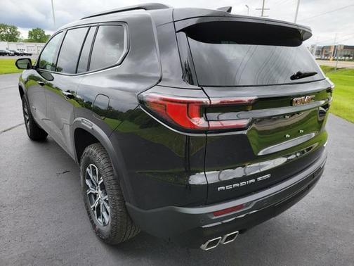 2025 GMC Acadia AWD AT4