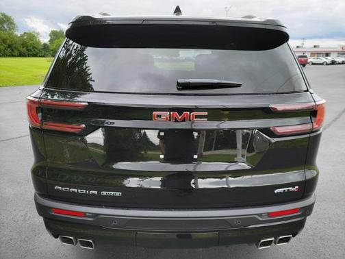 2025 GMC Acadia AWD AT4