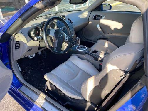 Daytona Blue Clearcoat Metallic 2004 Nissan 350Z Touring