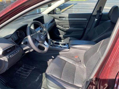 Scarlet Ember Tintcoat 2023 Nissan Altima 2.5 SV