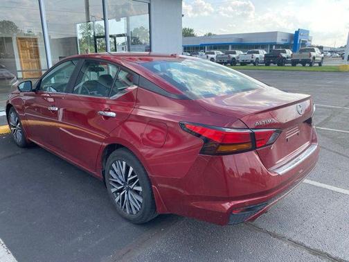 Scarlet Ember Tintcoat 2023 Nissan Altima 2.5 SV