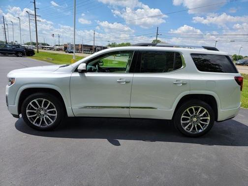 2023 GMC Acadia Denali
