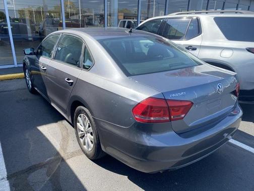 2014 Volkswagen Passat 2.5L Wolfsburg Edition