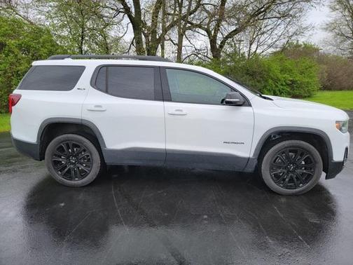 2023 GMC Acadia FWD SLT