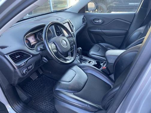 2020 Jeep Cherokee Trailhawk