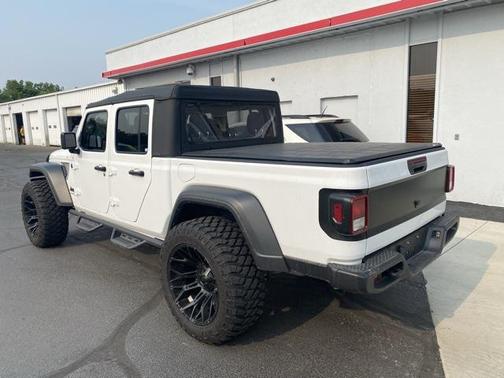 2022 Jeep Gladiator Sport