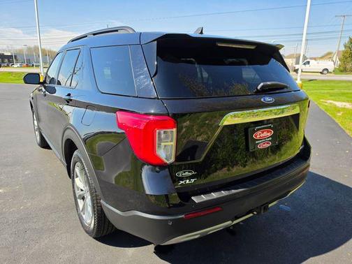 Agate Black Metallic 2022 Ford Explorer XLT