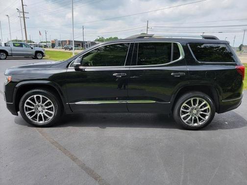 2022 GMC Acadia Denali