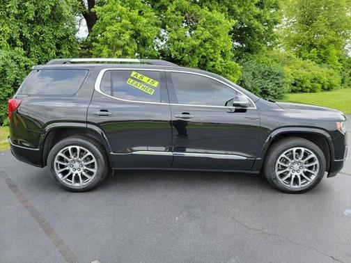 2022 GMC Acadia Denali
