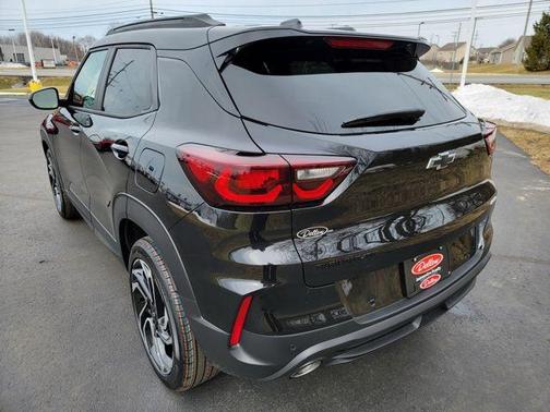 Mosaic Black Metallic 2026 Chevrolet Trailblazer RS