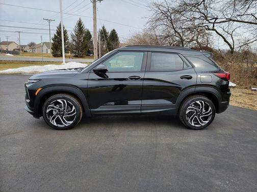 Mosaic Black Metallic 2026 Chevrolet Trailblazer RS