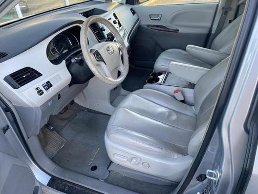 2014 Toyota Sienna XLE