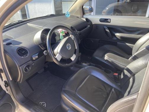 2006 Volkswagen New Beetle 2.5