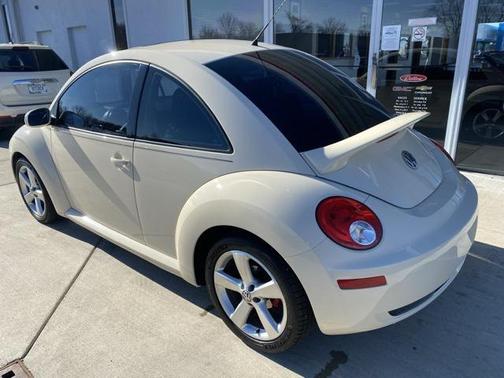 2006 Volkswagen New Beetle 2.5