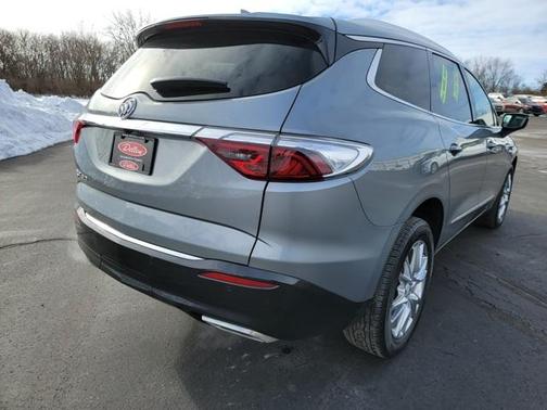 2023 Buick Enclave Essence AWD