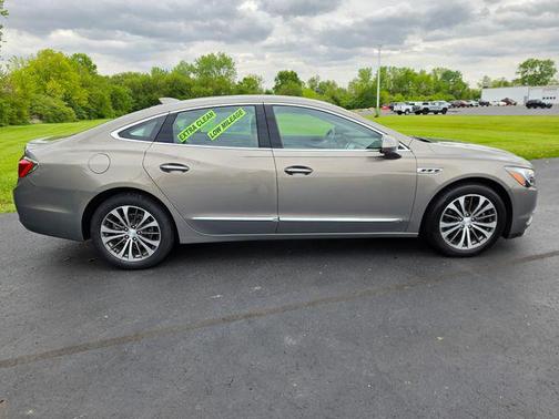 Pepperdust Metallic 2017 Buick LaCrosse Essence