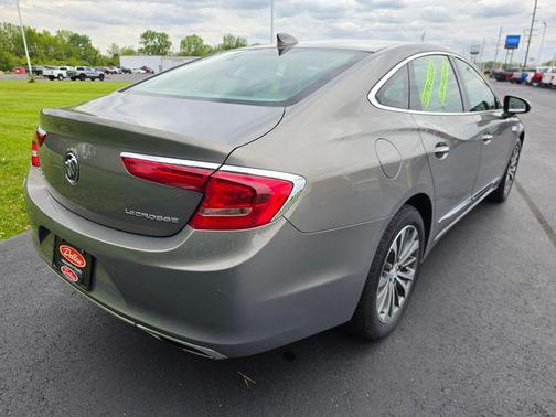 Pepperdust Metallic 2017 Buick LaCrosse Essence