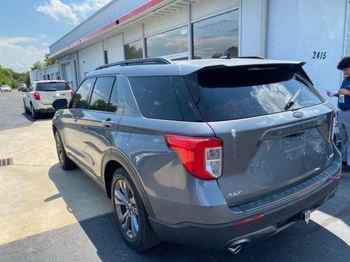 Carbonized Gray Metallic 2022 Ford Explorer XLT