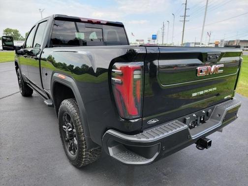 2025 GMC Sierra 2500 AT4