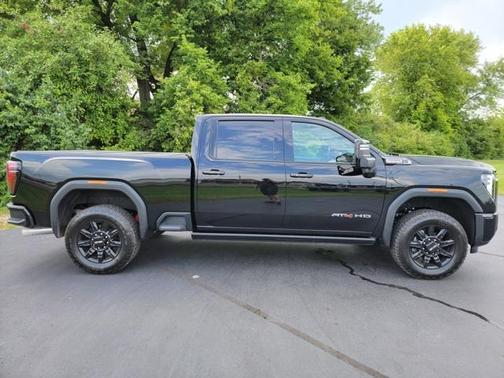 2025 GMC Sierra 2500 AT4