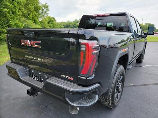 2025 GMC Sierra 2500 AT4