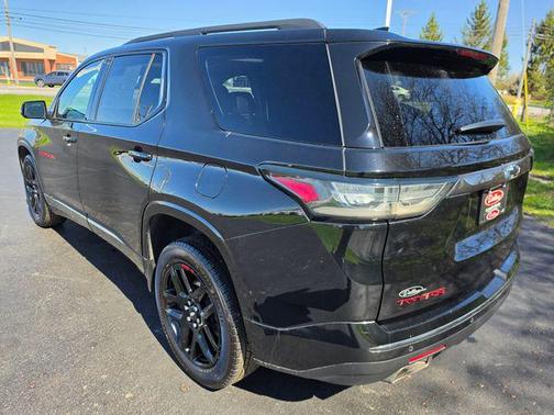 Mosaic Black Metallic 2020 Chevrolet Traverse Premier