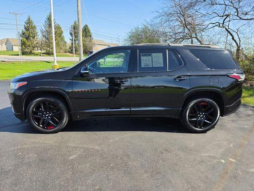 Mosaic Black Metallic 2020 Chevrolet Traverse Premier