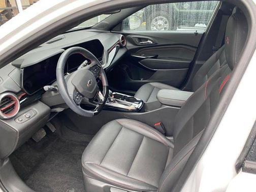 Summit White 2024 Chevrolet Trax FWD 2RS