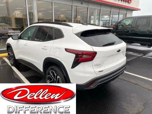Summit White 2024 Chevrolet Trax FWD 2RS