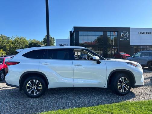 2021 Toyota Highlander XLE