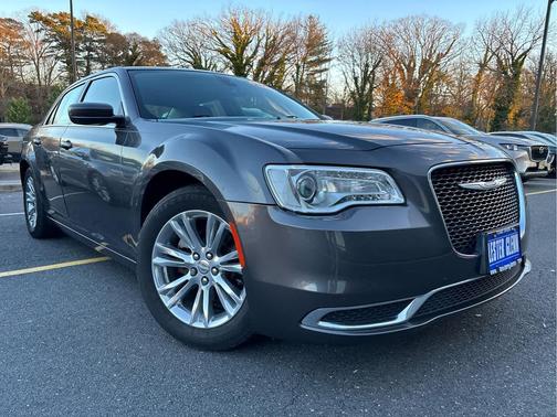 2019 Chrysler 300 Touring