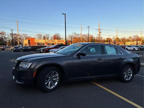 2019 Chrysler 300 Touring