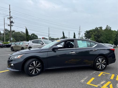 2021 Nissan Altima 2.5 SV