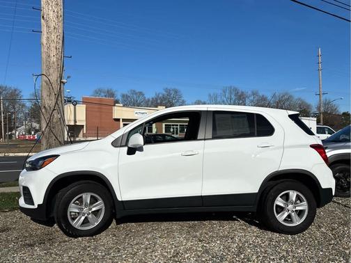 2022 Chevrolet Trax LS