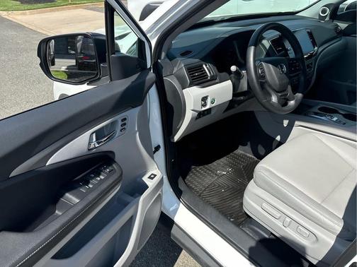 Platinum White Pearl 2024 Honda Ridgeline RTL