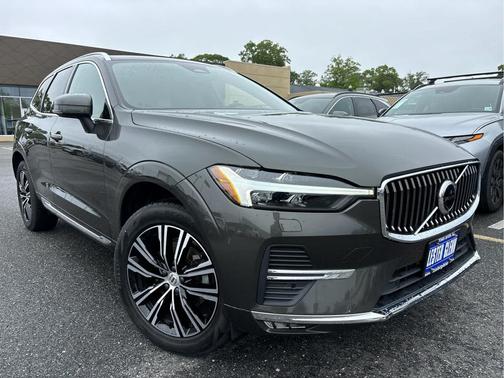 2022 Volvo XC60 B5 Inscription